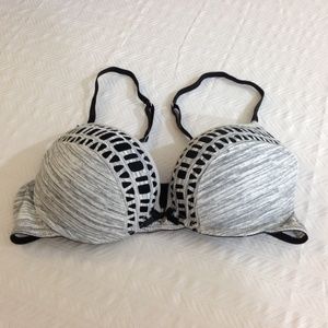 Daisy Fuentes T-Shirt Plunge Bra Size 36C
